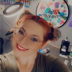 Meet your Posher, Amanda sue